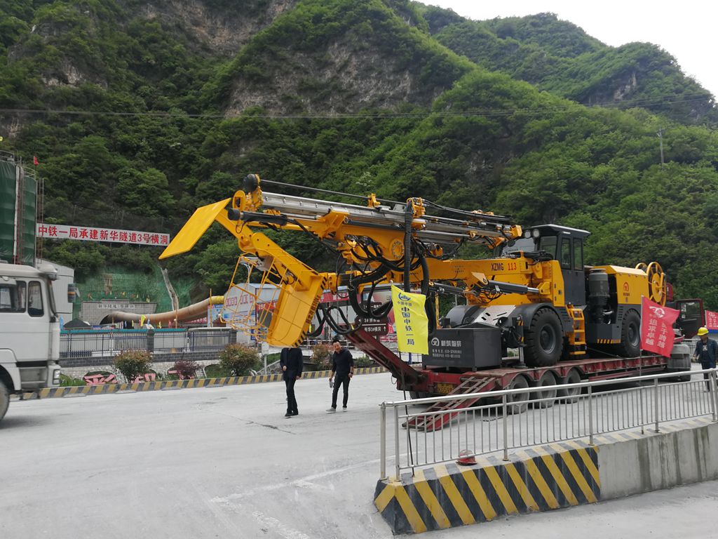 助力鄭（zhèng）萬線新華隧道項目